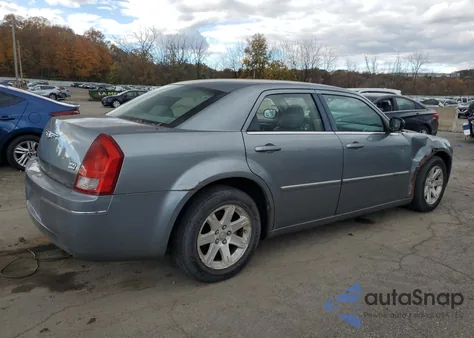 2007 Chrysler 300 Touring z USA, uszkodzony, nr VIN 2C3KA53G77H895377